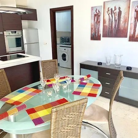 3 Bedroom Holiday Dream House בית נופש בורוקליני