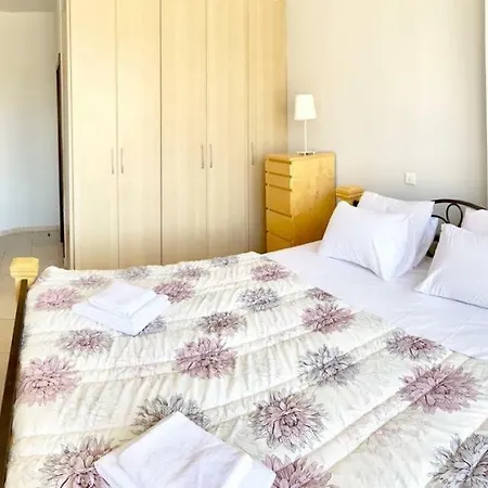 בית נופש 3 Bedroom Holiday Dream House בורוקליני