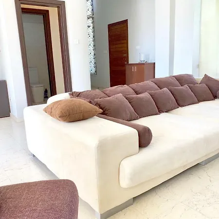 3 Bedroom Holiday Dream House * בורוקליני